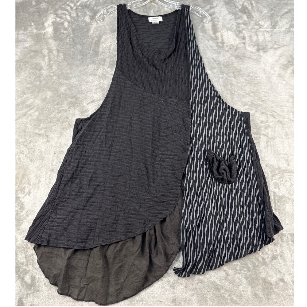 Dorman Tank Top Womens L/XL Asymmetric Black Gray Striped Crinkle EUC